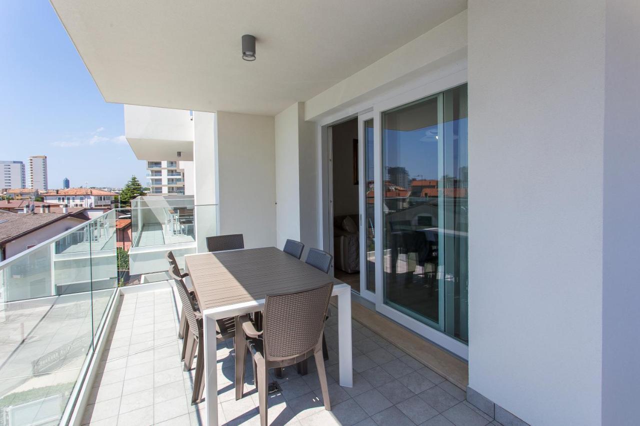 Immobiliare Jvl - Vm2 Apartman Lido di Jesolo Kültér fotó