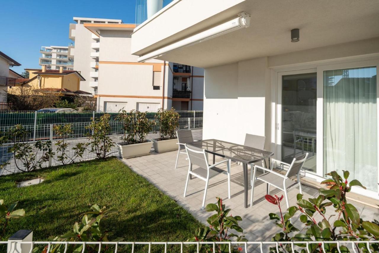 Immobiliare Jvl - Vm2 Apartman Lido di Jesolo Kültér fotó