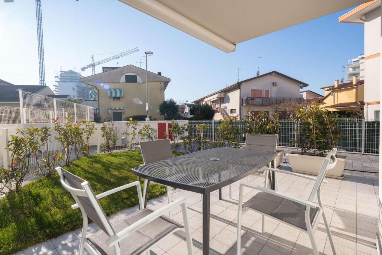 Immobiliare Jvl - Vm2 Apartman Lido di Jesolo Kültér fotó