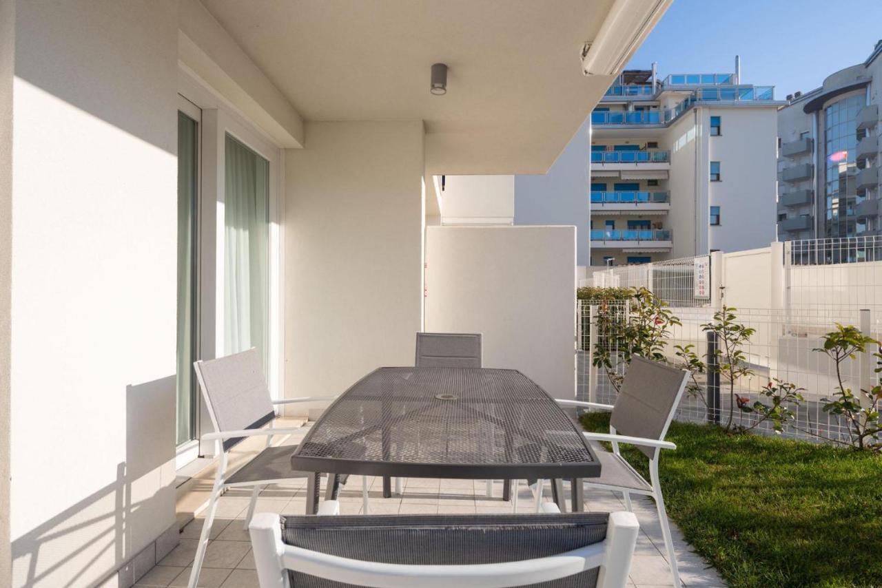 Immobiliare Jvl - Vm2 Apartman Lido di Jesolo Kültér fotó